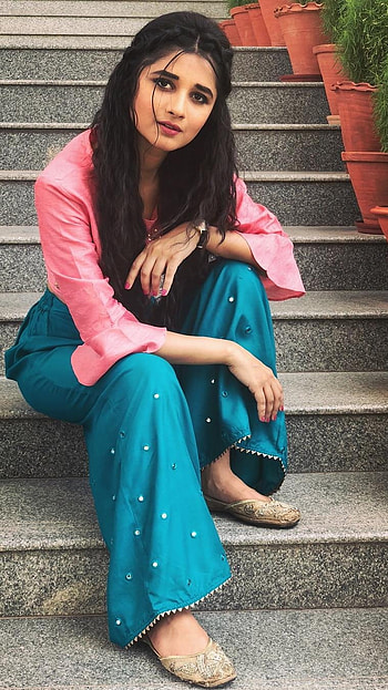 Kanika Mann, Beautiful Heroine HD phone wallpaper