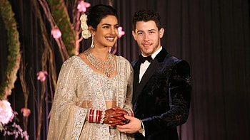 Priyanka Chopra, Nick Jonas, New Delhi reception, Vogue India HD wallpaper