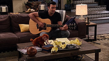 Jencarlos Canela as Victor, Expanding Universe of Ashley Garcia, Taylor guitar, S01E09 HD wallpaper