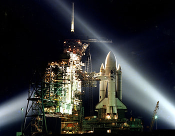 Shuttle in Wait, night, space, orbit HD wallpaper