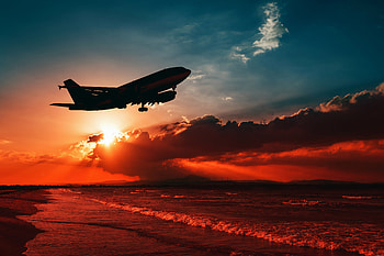 Airplane Flying Over Beach Shore Sunset , airplane, planes, sunset, beach, shore, graphy HD wallpaper