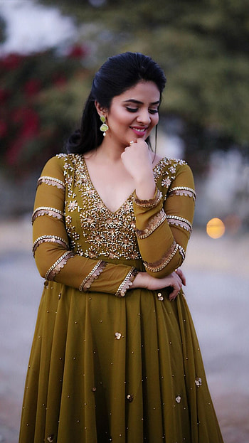 Sreemukhi, telugu actress, model HD phone wallpaper