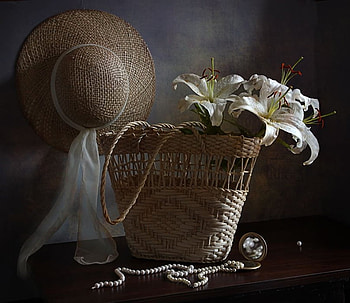 Still Life, mirror, purse, beautiful, lily, pretty, pearls, nature, flowers, lilies, hat HD wallpaper
