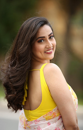 Manjusha, flash graphy, lip HD phone wallpaper