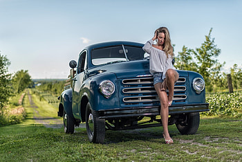 Ranch Road, cowgirls, studabaker, blondes, trucks, ranch HD wallpaper