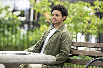 Trevor Noah, NYC hospital lawsuit, Allegations of negligence HD wallpaper