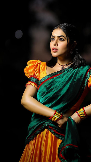 Poorna kasim, telugu actress, model, saree beauty, village girl HD phone wallpaper