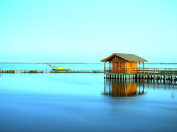 House over the water, sea, blue sky, house, deck, wonderful, water, reflect HD wallpaper