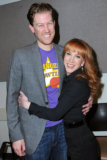 Kathy Griffin, TV celebrity, Breakup announcement, Long-term relationship HD phone wallpaper