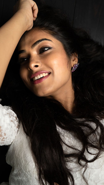 Divi Vadathya, telugu actress, model HD phone wallpaper