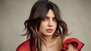 Priyanka Chopra HD wallpaper