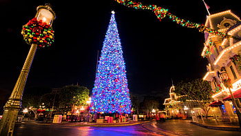 Preview new year, christmas, tree, city, ornaments, garlands, balloons HD wallpaper