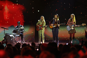 Systur, Icelandic song entry, Las Hermanas, Sigga Beta, Eln HD wallpaper