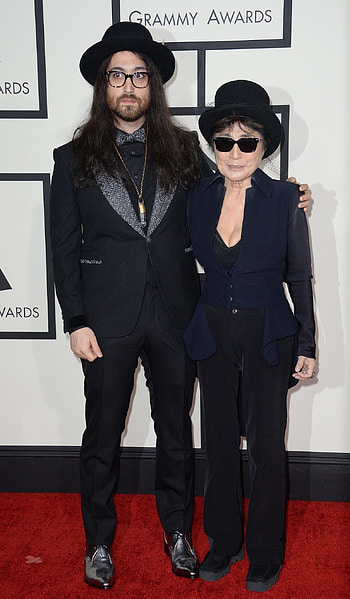 Yoko Ono, Grammy date, Award season, Family first HD phone wallpaper