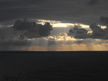 Light from beyond, landscape, sea, clouds, light HD wallpaper