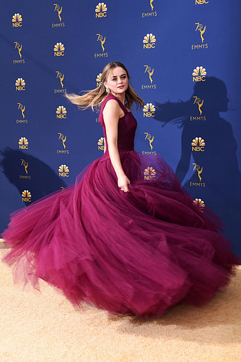 Joey King, Star portrait, News HD phone wallpaper