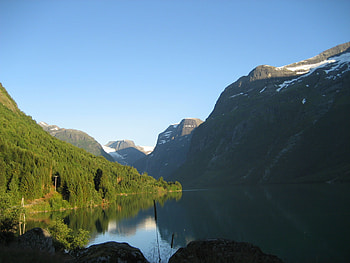 Sunny side, reflection, lake, fjord, mountain HD wallpaper