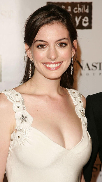 Anne Hathaway, Heroine HD phone wallpaper