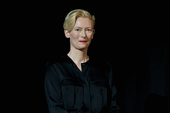 Tilda Swinton, Computer , Quiet sophistication, Aesthetic appeal HD wallpaper