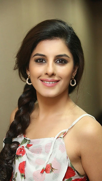 Isha Tiwari, Beautiful, Heroine HD phone wallpaper