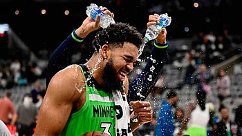 Karl-Anthony Towns, Timberwolves vs Spurs, Season high 60 points, Record-breaking HD wallpaper