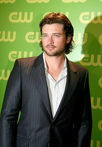 Tom Welling movies, Smallville star, Action thriller, Deep Six HD phone wallpaper