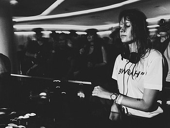 Monochrome, Charlotte de Witte HD wallpaper