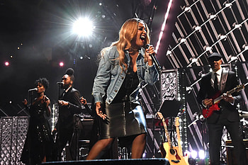 Mickey Guyton, Super Bowl LVI, Sing national anthem, Rolling Stone HD wallpaper