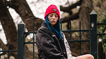 Woman In Hat And Jacket Sitting, woman, hat, jacket, model, girls HD wallpaper