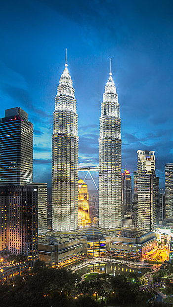 Petronas Twin Towers, , Michelle Anderson, Twin tower beauty HD phone wallpaper
