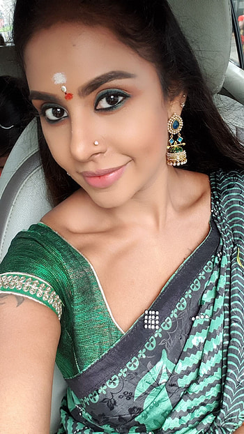 Sri Reddy, telugu actress d, saree lover HD phone wallpaper