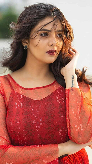 Sreemukhi, anchor, actress HD phone wallpaper