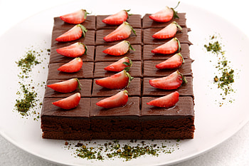Brownie, fruits, cake, strawberry, dessert HD wallpaper