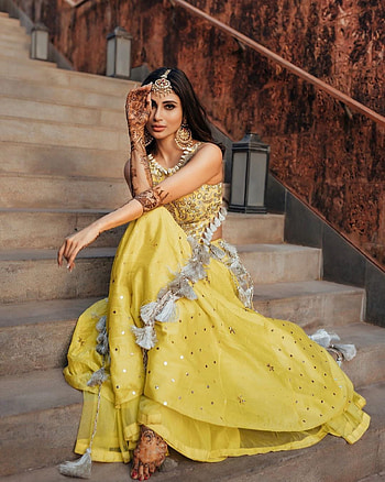 Mouni Roy, dress, human_body HD phone wallpaper