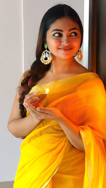 Shalin zoya, malayalam actress, saree beauty HD phone wallpaper