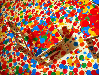 Spot the Chair, chair, spot, colors, dots HD wallpaper