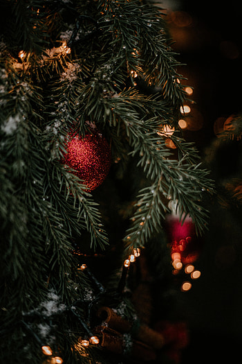 Holidays, New Year, Decorations, Christmas, Christmas Tree, Garland, Garlands HD phone wallpaper