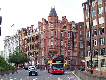Double Decker In Old Londontowne, transportion, europe, cities, graphy, uk, london, buses HD wallpaper