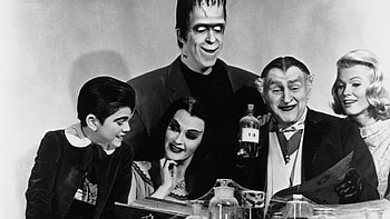 The Munsters, TV show streaming, Watch episodes, Reelgood platform HD wallpaper