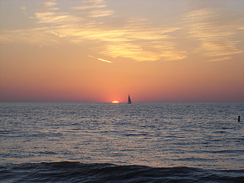 ~Sailing by the Sunset, just me & my love...~ HD wallpaper