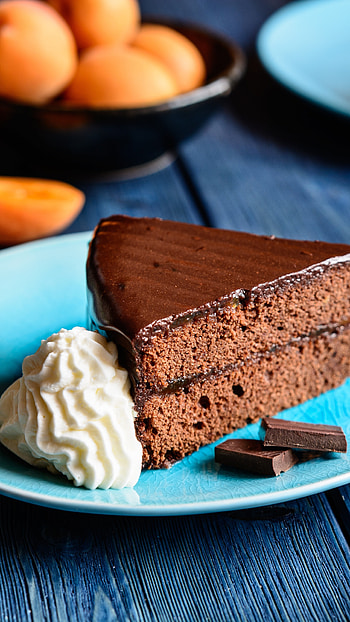 Chocolate pastry cake, Exquisite dessert, Creamy layers, Irresistible indulgence HD phone wallpaper