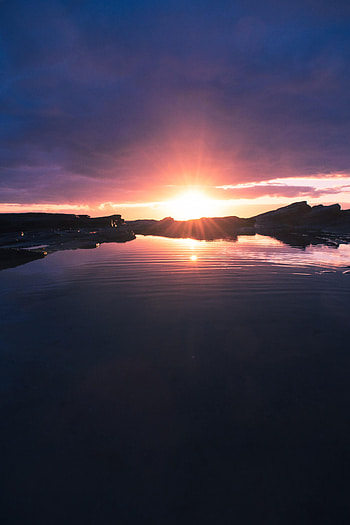 Nature, Sunset, Sun, Rocks, Lake, Rays, Beams HD phone wallpaper