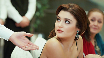 Hande Ercel, Turkish beauty, Beauty girl, Actresses HD wallpaper