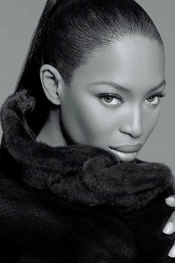 Naomi Campbell, Supermodel icon, Fashion industry powerhouse, Global celebrity HD phone wallpaper