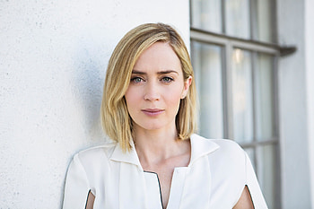 Emily Blunt, , Background , cat HD wallpaper
