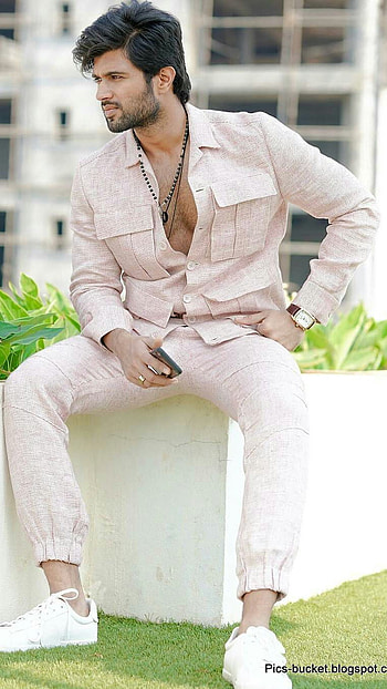 Vijay Devarakonda, Stylish South Hero, South Actor HD phone wallpaper