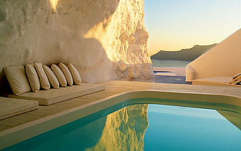 Beautiful, blue, relaxing, creamy, boulders, rock, reflection, tan, view, pool, water, pillows HD wallpaper