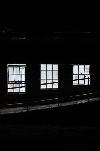 Windows, Building, Dark, Room HD phone wallpaper