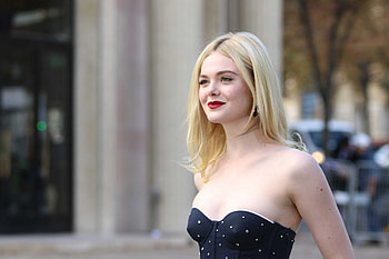 Dakota Fanning At Paris Fashion Week 2017, dakota-fanning, celebrities, girls HD wallpaper