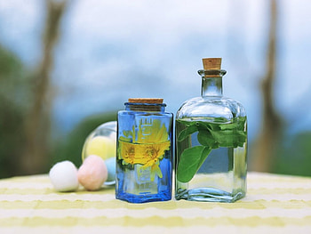 SWEET AROMATICS, blue, toilette, spa treatment, graphy, bathrooms, ladies, cotton, bottles, flowers, oils HD wallpaper
